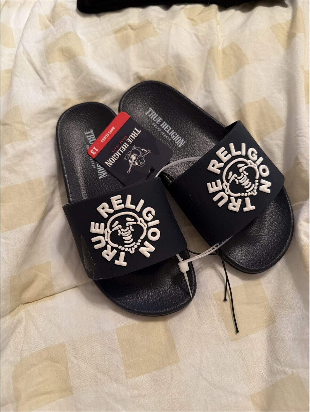 True Religion World Tour Logo BOYS 13 Slides black New W Tags